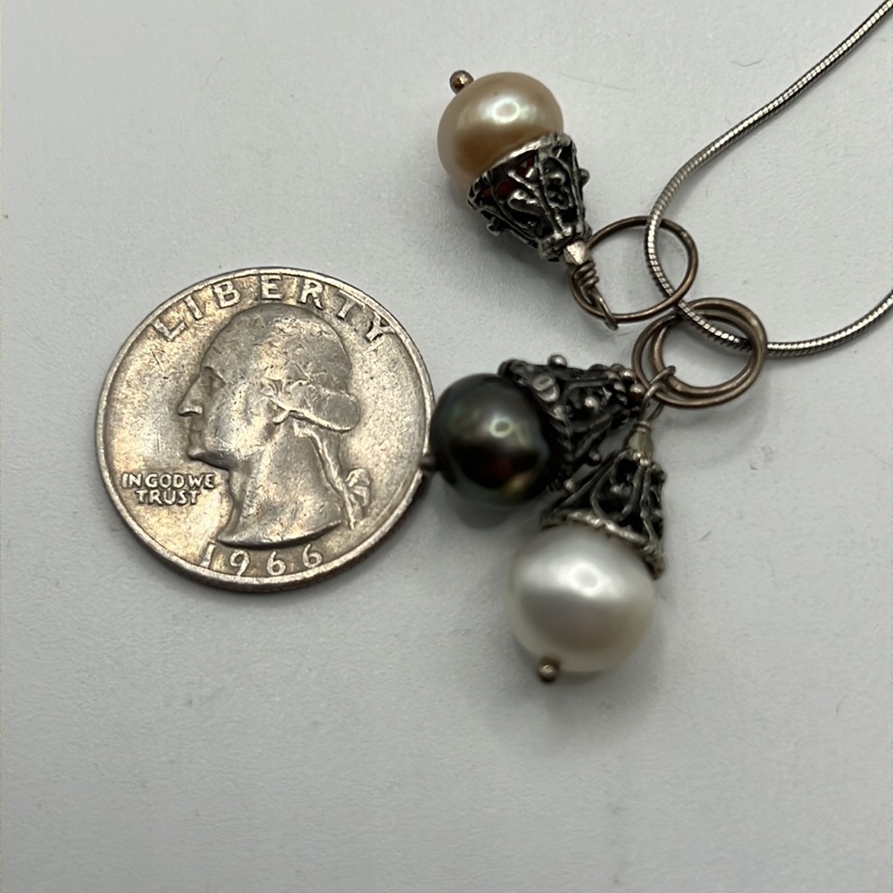 THREE ETRUSCAN LOOK PEARL AND STERLING PENDANTS ON 18” STERLING SNAKE CHAIN - Picture 7 of 8